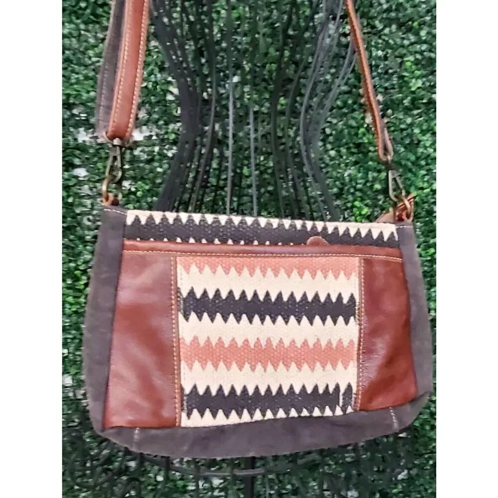 Myra bag